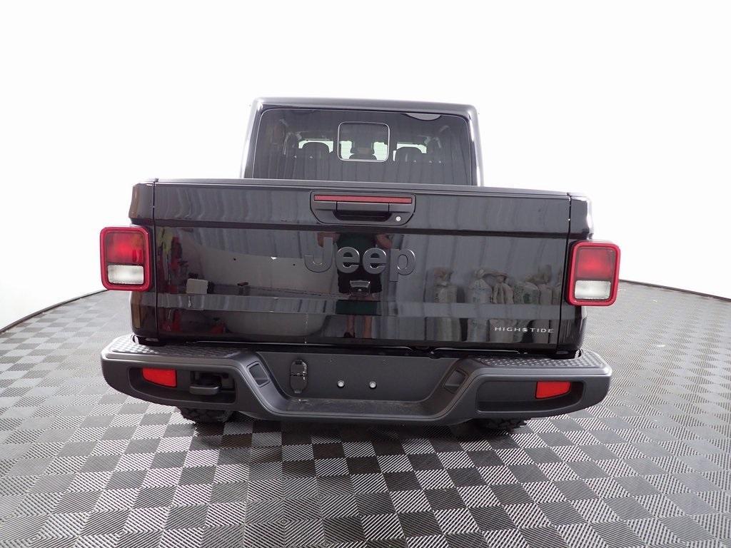 new 2025 Jeep Gladiator car, priced at $45,152