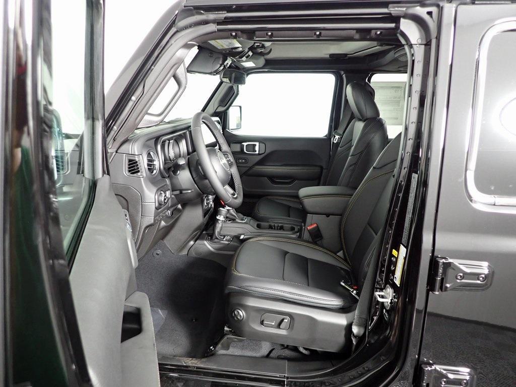 new 2025 Jeep Gladiator car, priced at $45,152