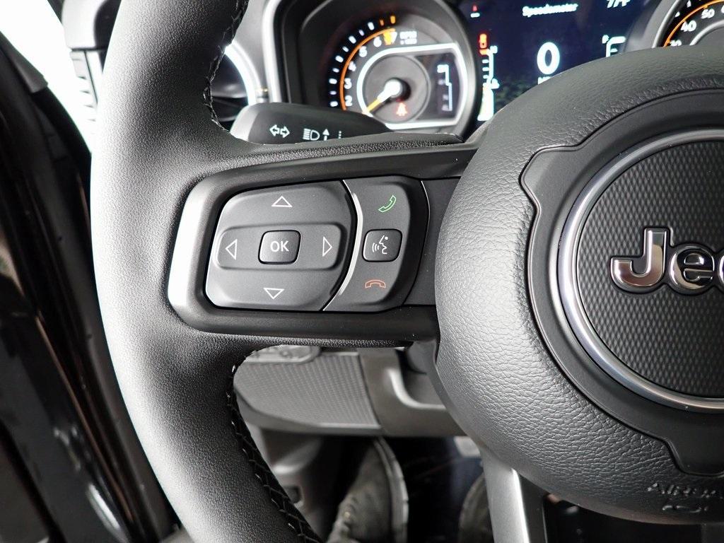 new 2025 Jeep Gladiator car, priced at $45,152
