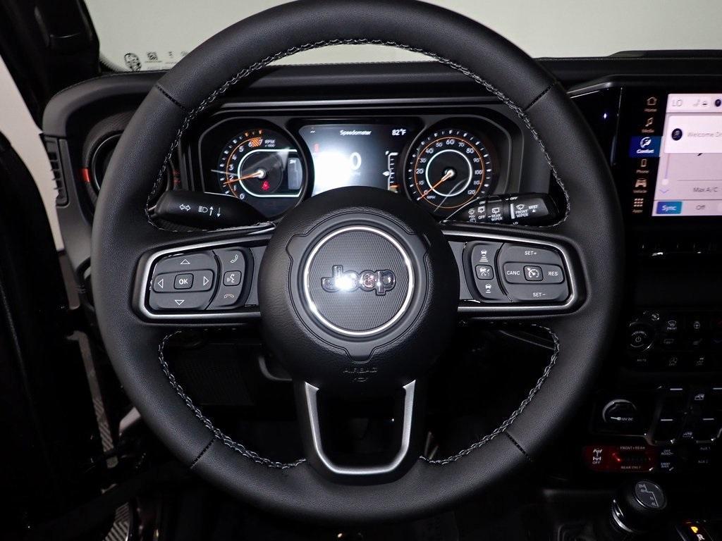 new 2025 Jeep Wrangler car, priced at $53,086
