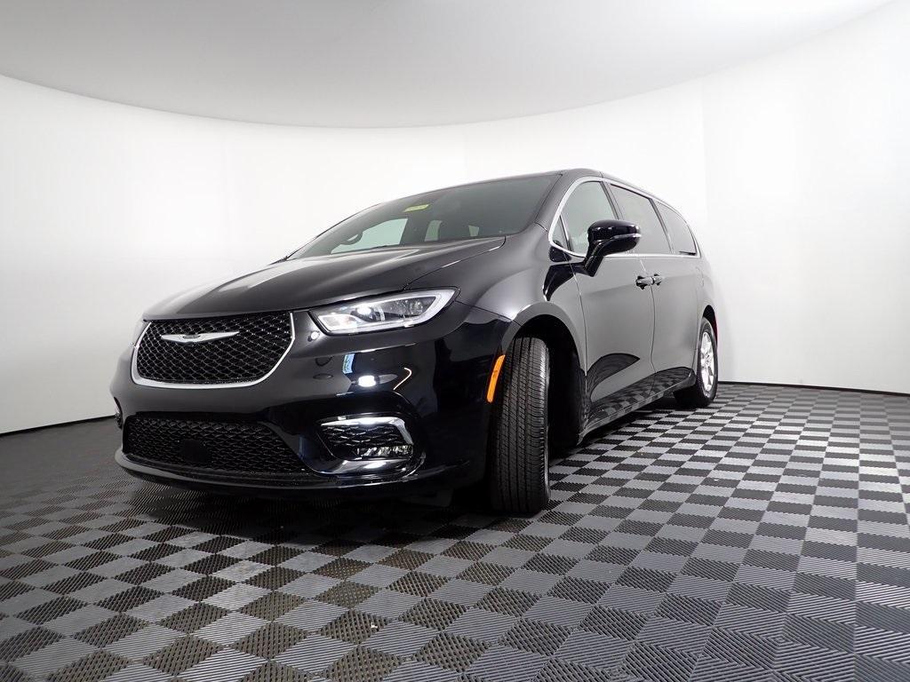 new 2025 Chrysler Pacifica car, priced at $40,075