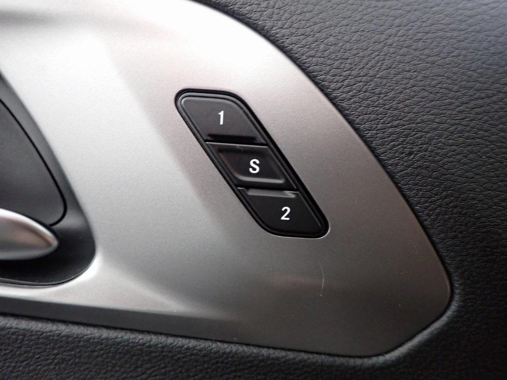 new 2025 Chrysler Pacifica car, priced at $40,075
