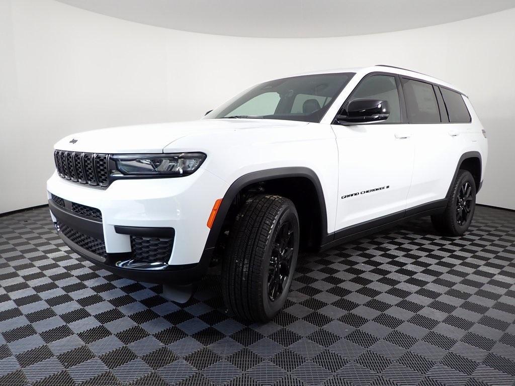 new 2025 Jeep Grand Cherokee L car, priced at $43,299