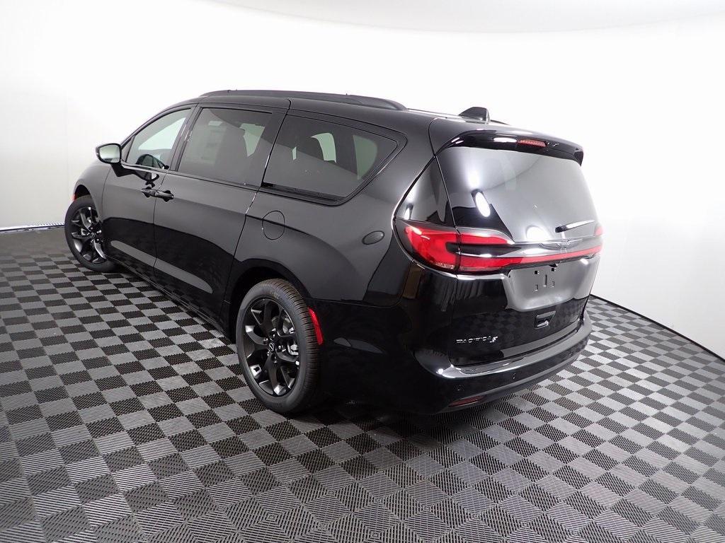 new 2026 Chrysler Pacifica car, priced at $43,885