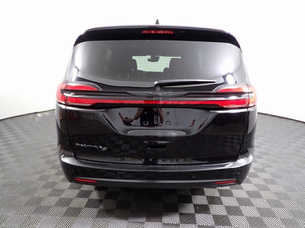 new 2026 Chrysler Pacifica car, priced at $43,885