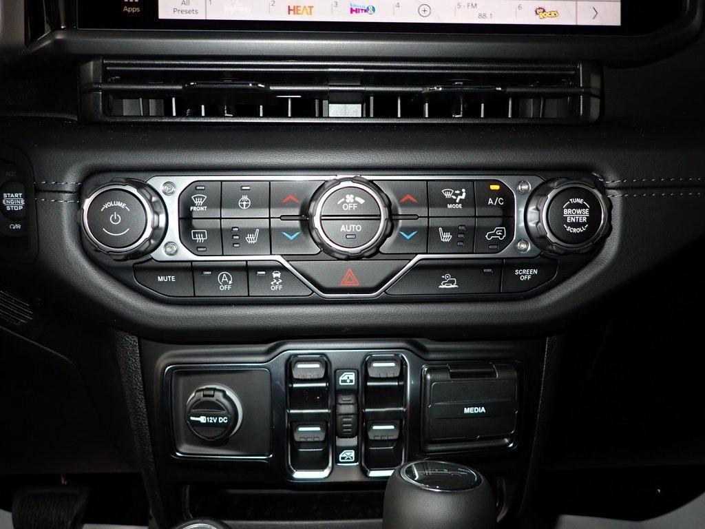 new 2025 Jeep Gladiator car, priced at $45,152