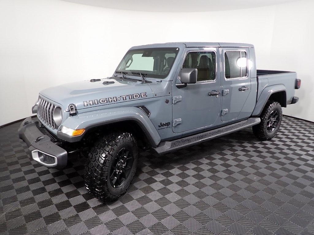 new 2025 Jeep Gladiator car, priced at $45,152