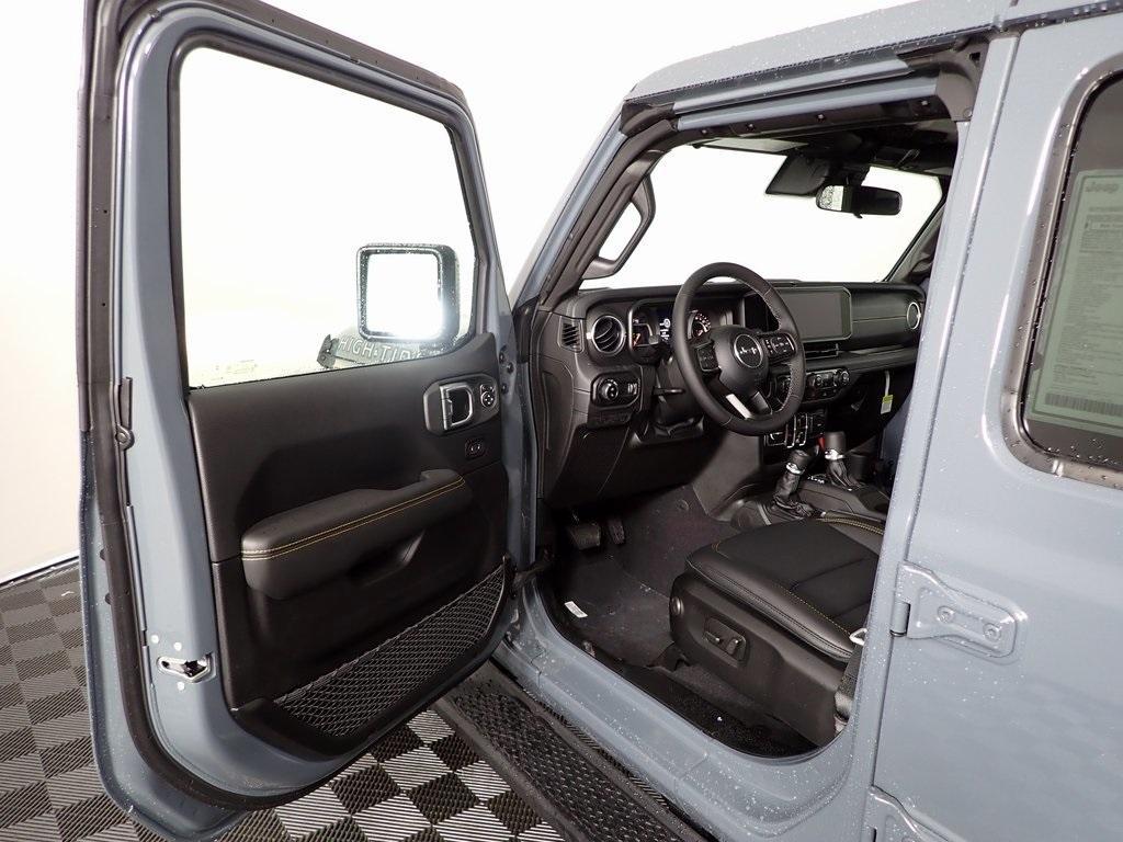 new 2025 Jeep Gladiator car, priced at $45,152