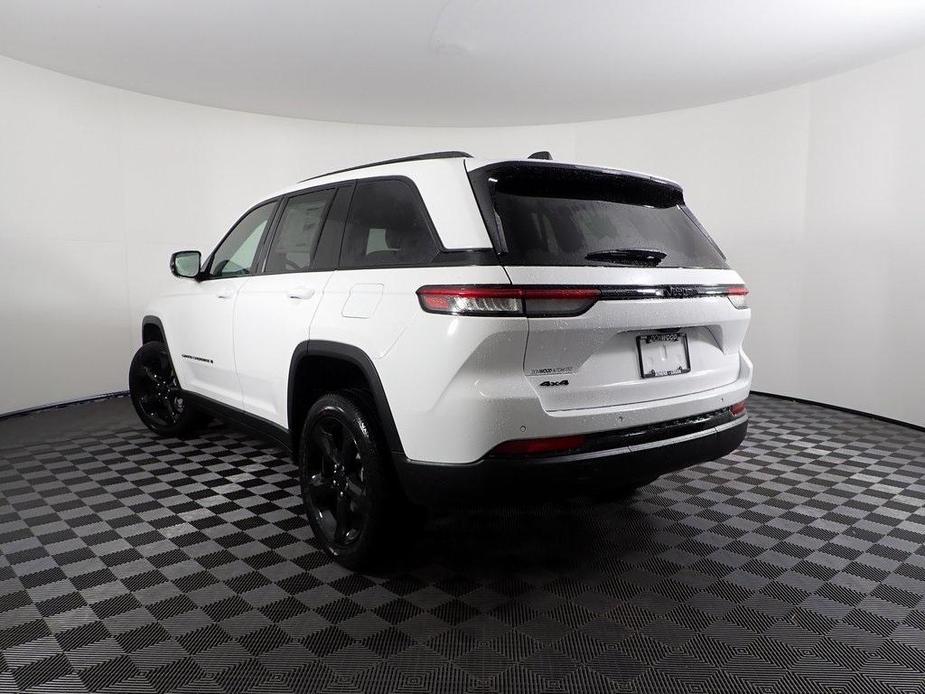 new 2024 Jeep Grand Cherokee car, priced at $44,905