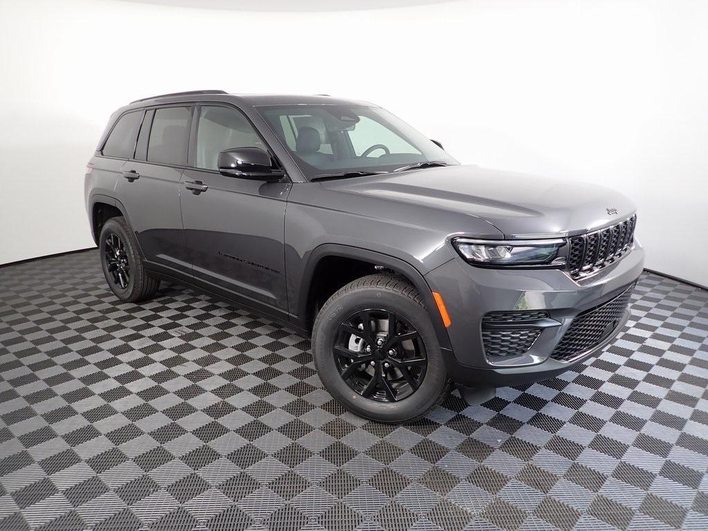 new 2025 Jeep Grand Cherokee car, priced at $46,730