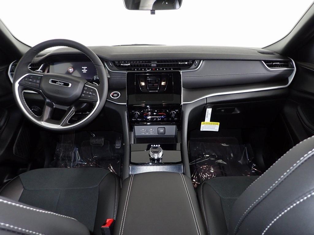 new 2025 Jeep Grand Cherokee car, priced at $46,730
