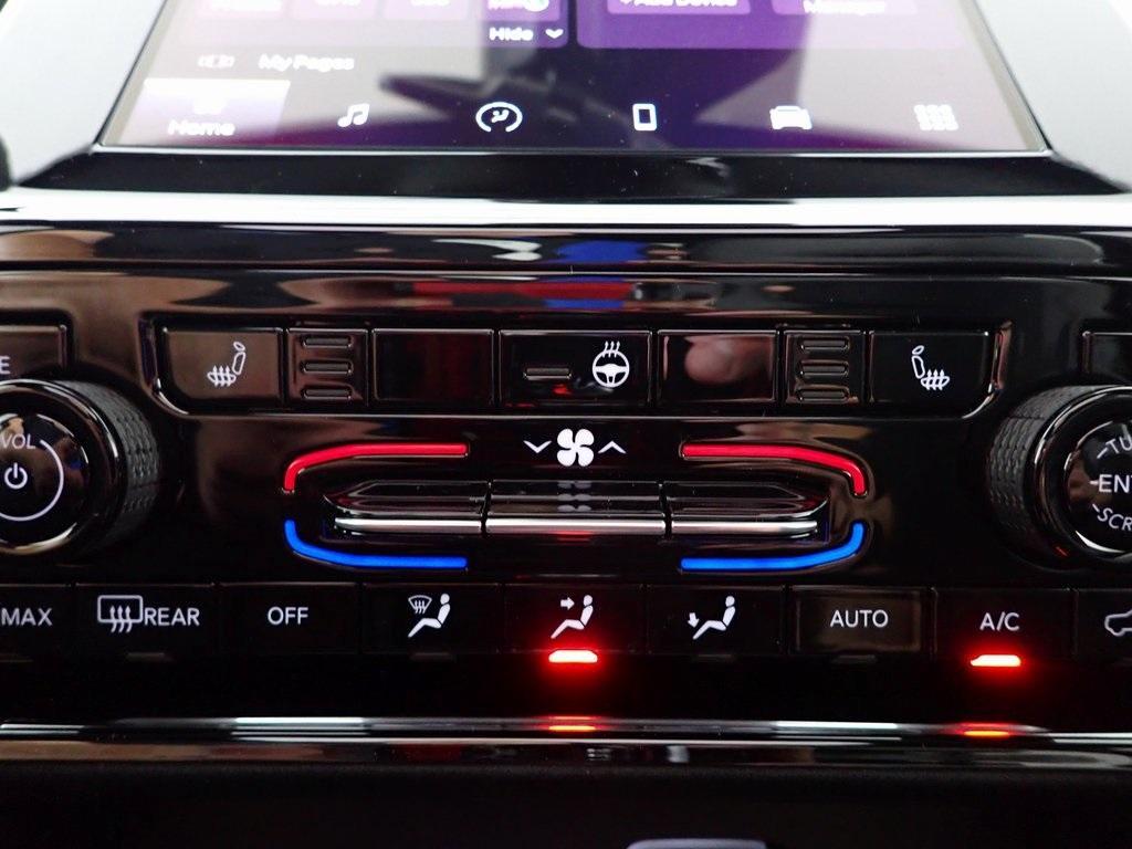 new 2025 Jeep Grand Cherokee car, priced at $46,730