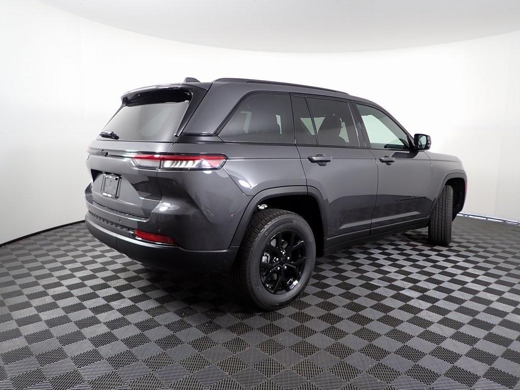 new 2025 Jeep Grand Cherokee car, priced at $46,730