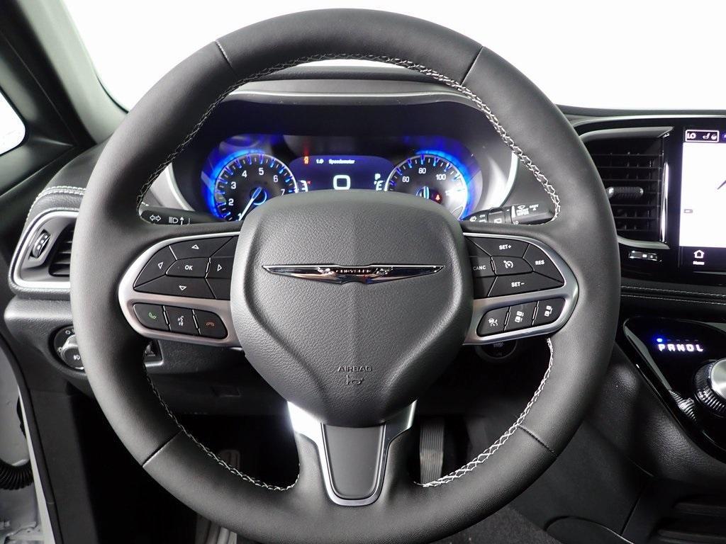 new 2025 Chrysler Pacifica car, priced at $43,193