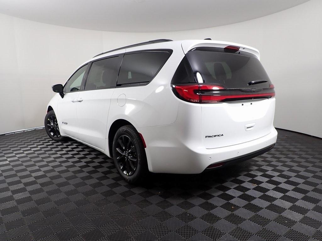new 2025 Chrysler Pacifica car, priced at $43,193