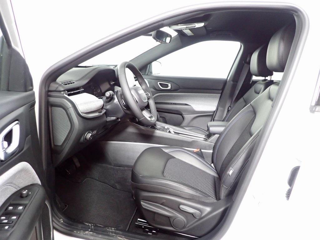 new 2025 Jeep Compass car, priced at $27,202