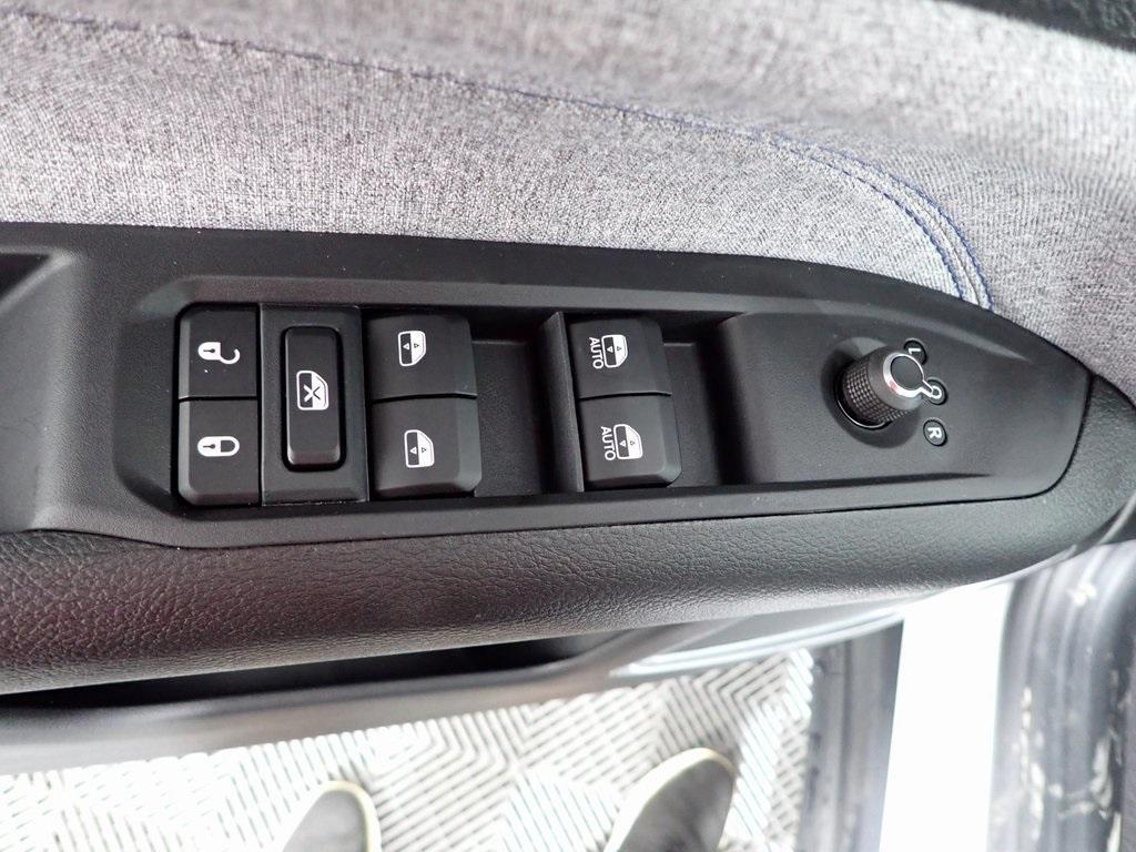 new 2025 Jeep Compass car, priced at $27,202