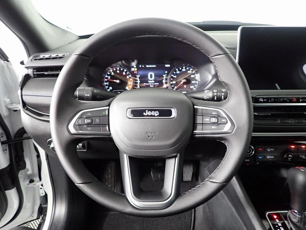 new 2025 Jeep Compass car, priced at $32,000