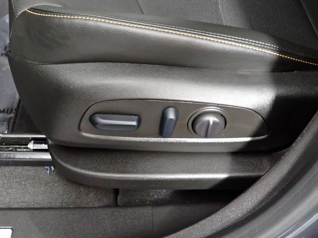 used 2022 Chevrolet Equinox car, priced at $25,000