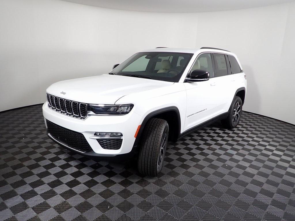 new 2025 Jeep Grand Cherokee car, priced at $42,456