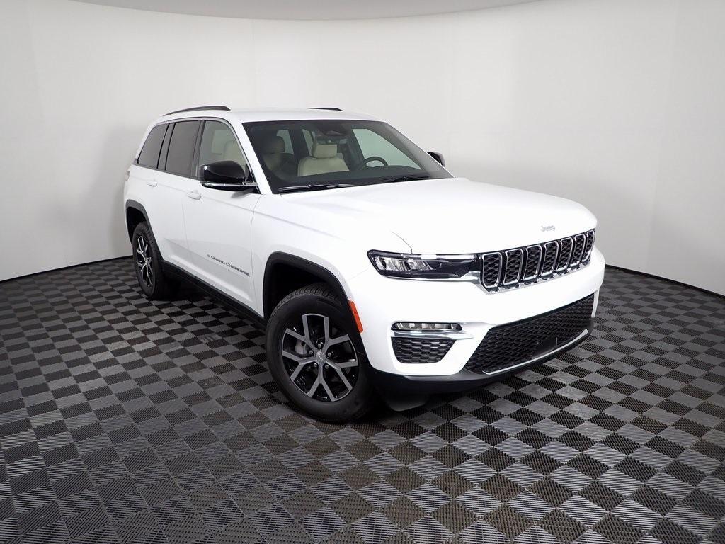 new 2025 Jeep Grand Cherokee car, priced at $42,456