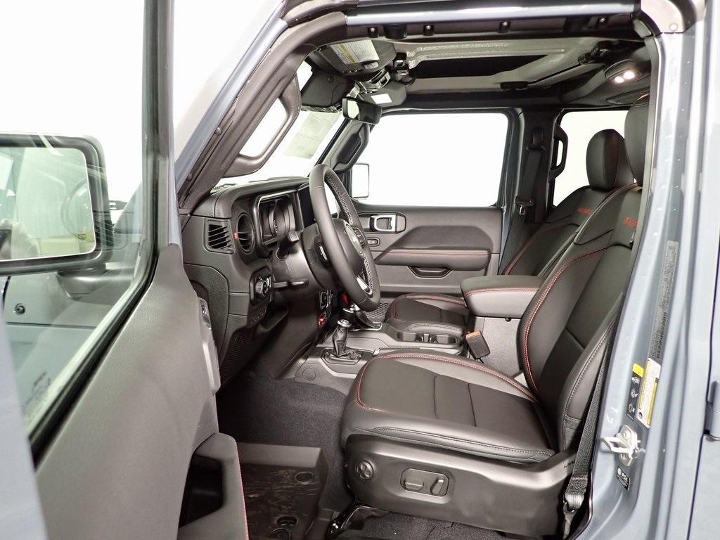 new 2025 Jeep Gladiator car, priced at $58,935