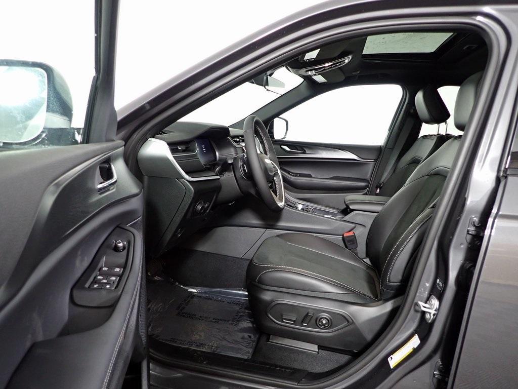 new 2025 Jeep Grand Cherokee car, priced at $44,229
