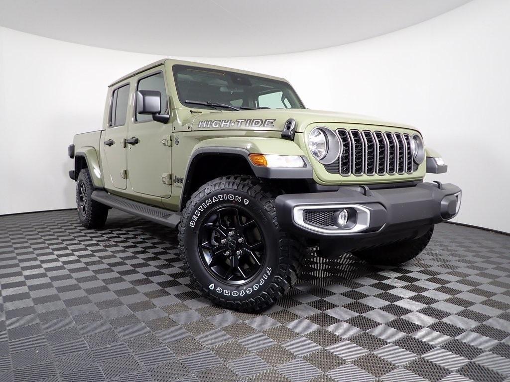 new 2025 Jeep Gladiator car, priced at $46,567