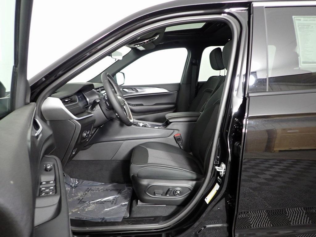 new 2025 Jeep Grand Cherokee L car, priced at $42,406