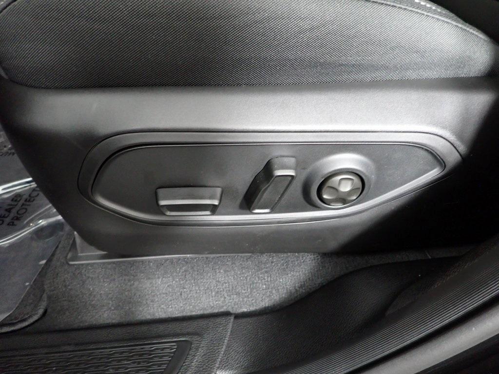 new 2025 Jeep Grand Cherokee L car, priced at $42,406