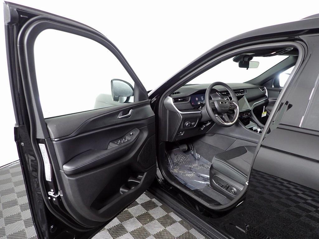 new 2025 Jeep Grand Cherokee L car, priced at $42,406
