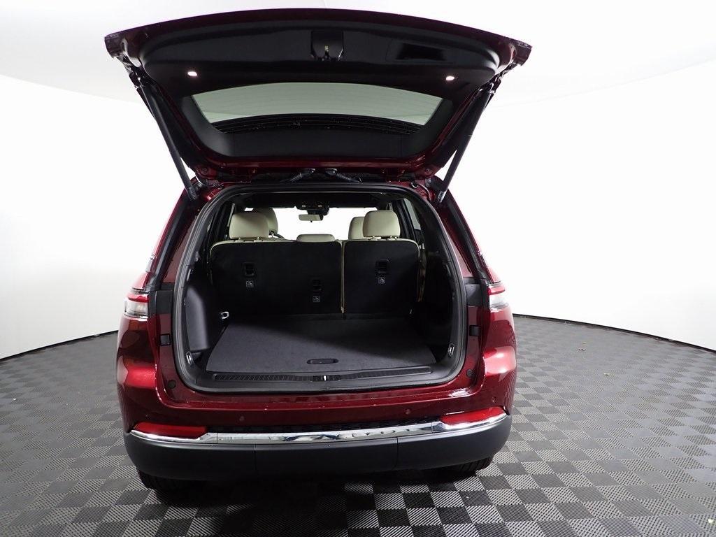 new 2025 Jeep Grand Cherokee car, priced at $44,888