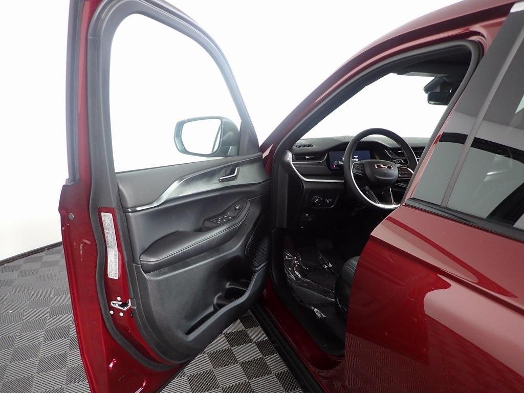 new 2025 Jeep Grand Cherokee L car, priced at $39,515