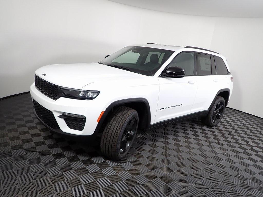 new 2025 Jeep Grand Cherokee car, priced at $46,750