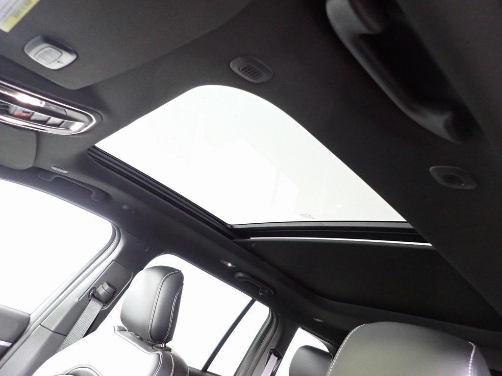 new 2025 Jeep Grand Cherokee car, priced at $46,750