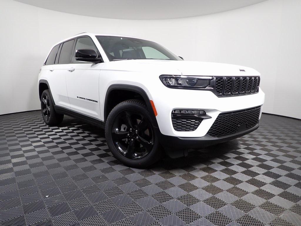 new 2025 Jeep Grand Cherokee car, priced at $46,750