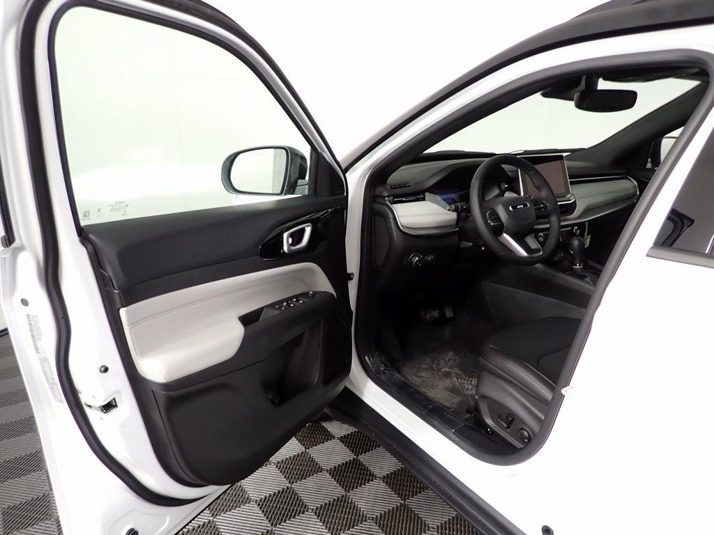new 2025 Jeep Compass car, priced at $32,149