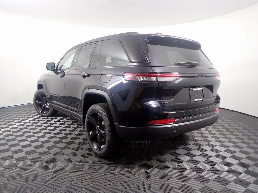 new 2025 Jeep Grand Cherokee car, priced at $46,208