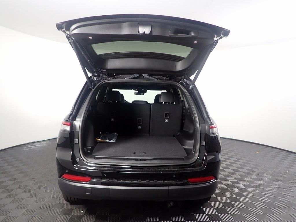 new 2025 Jeep Grand Cherokee car, priced at $46,208