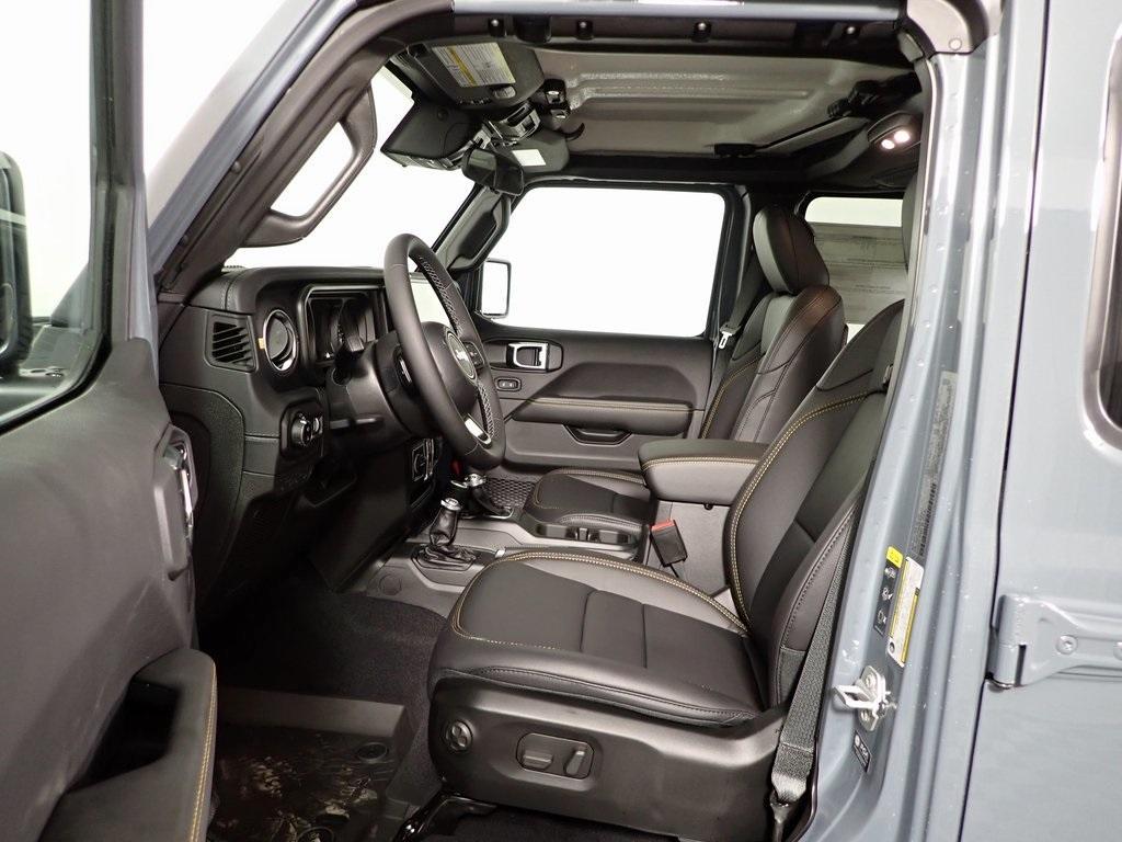 new 2025 Jeep Gladiator car, priced at $44,631