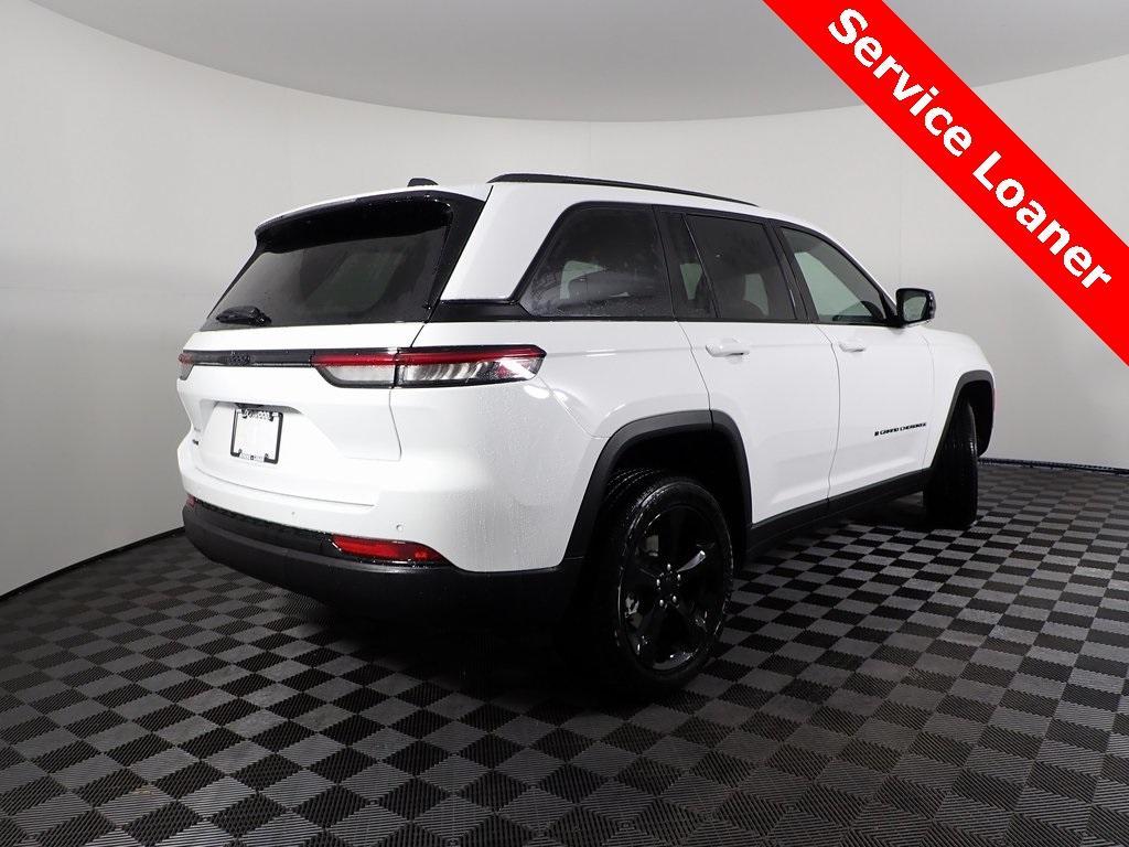 new 2024 Jeep Grand Cherokee car, priced at $39,000