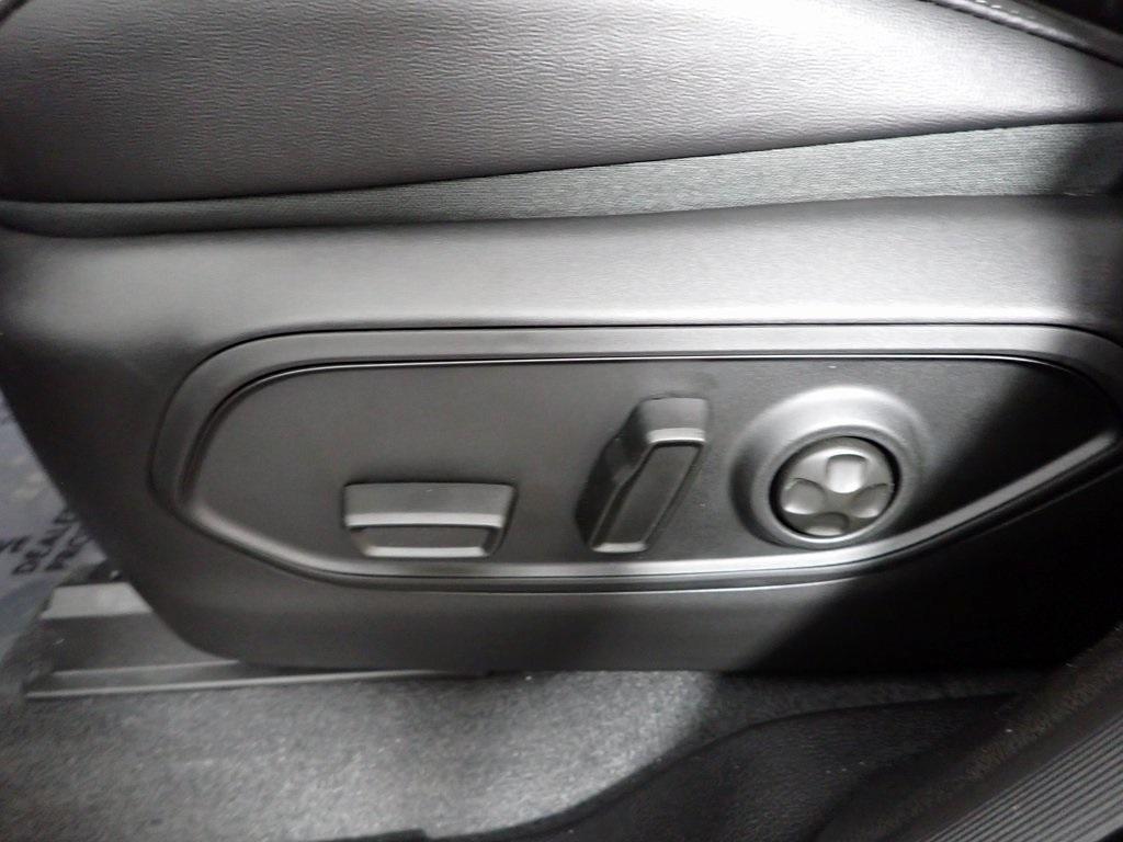 new 2025 Jeep Grand Cherokee car, priced at $48,501