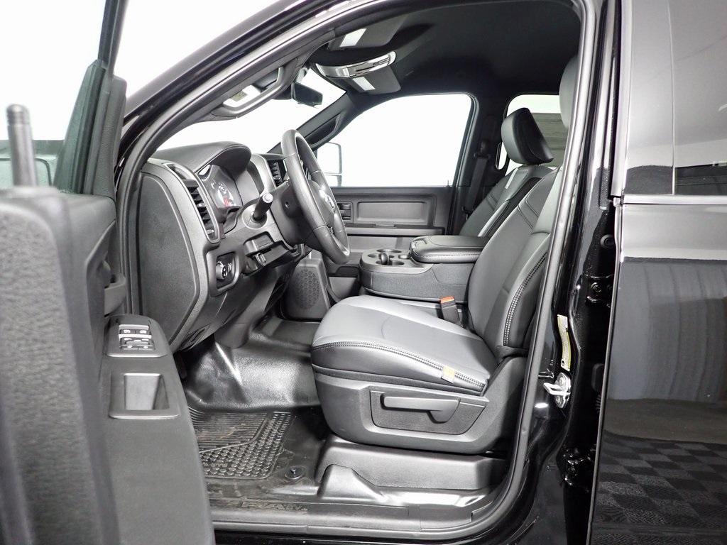 new 2025 Ram 3500 car, priced at $64,421