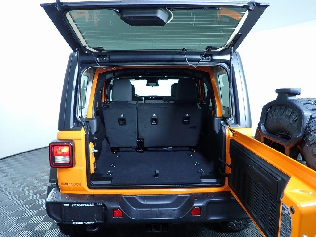 new 2025 Jeep Wrangler car, priced at $46,632