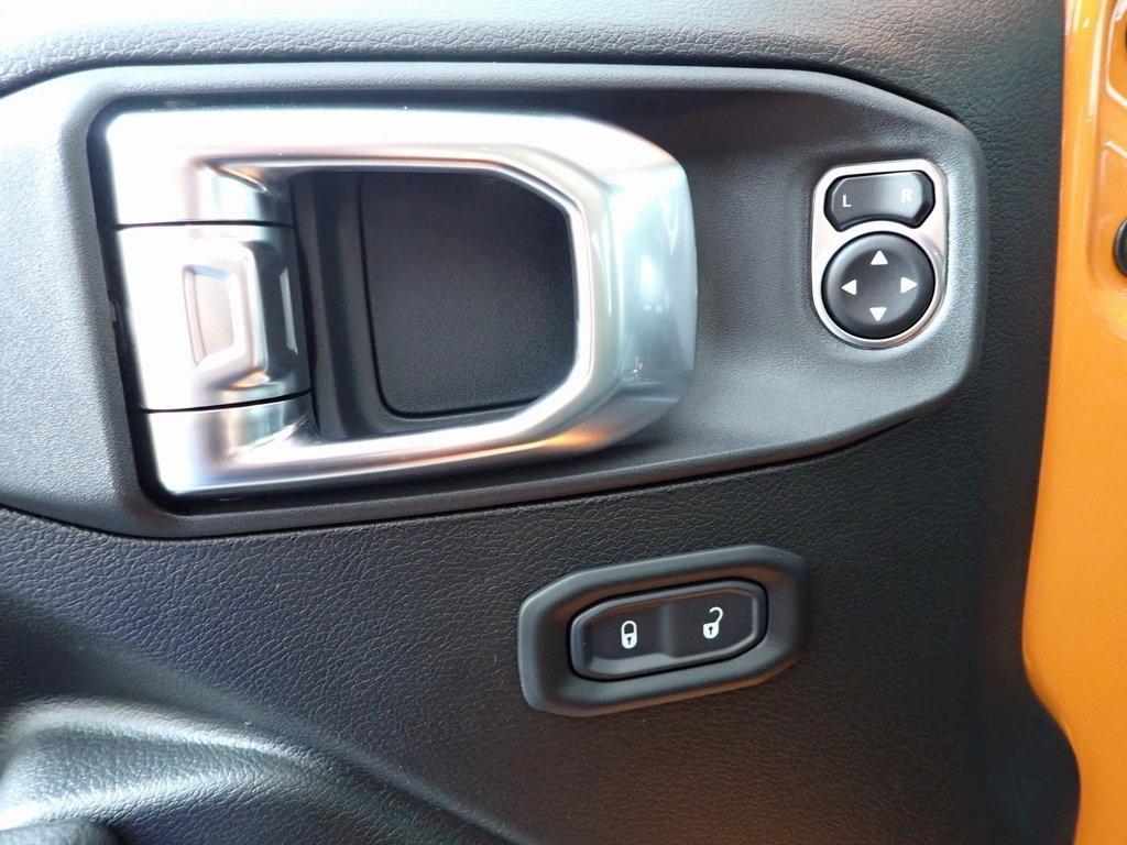 new 2025 Jeep Wrangler car, priced at $46,632