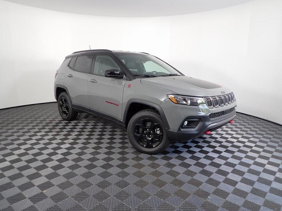 new 2024 Jeep Compass car, priced at $29,250