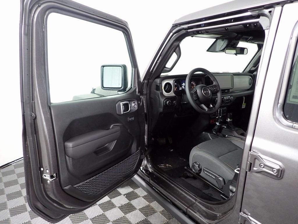 new 2025 Jeep Wrangler car, priced at $49,537