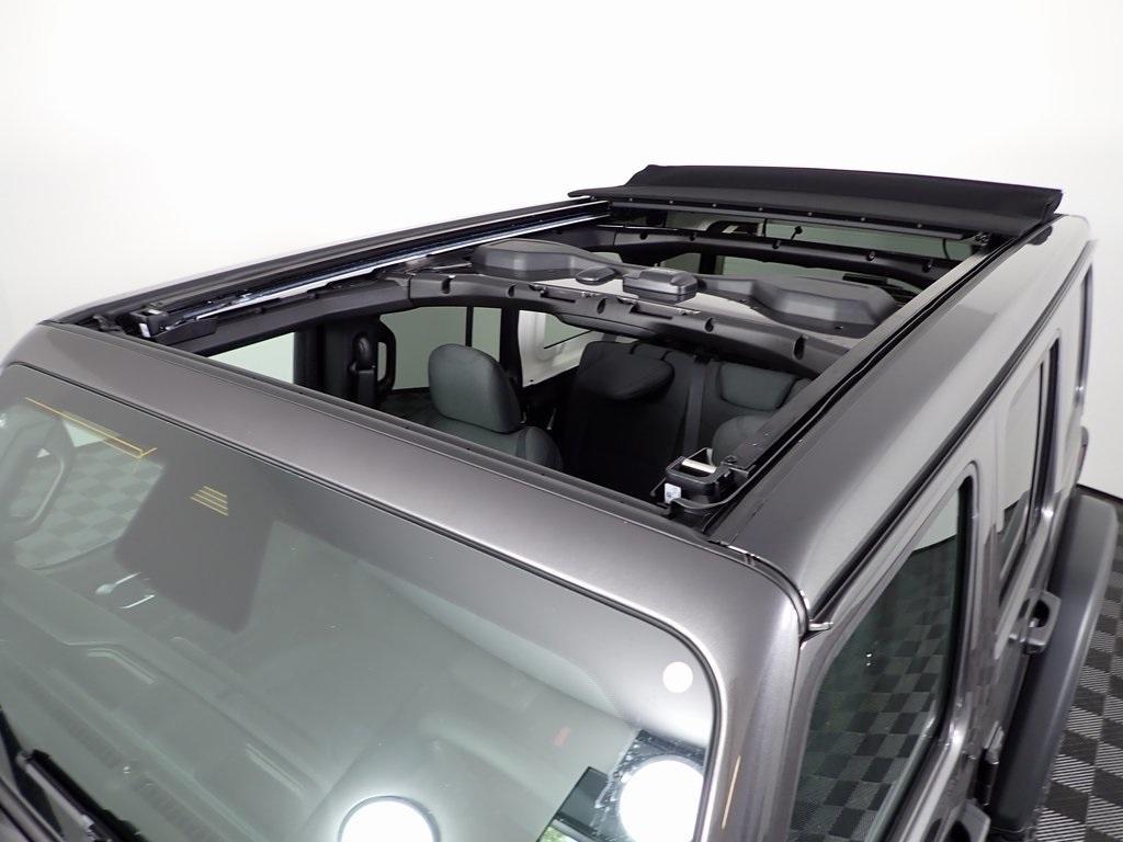 new 2025 Jeep Wrangler car, priced at $49,537