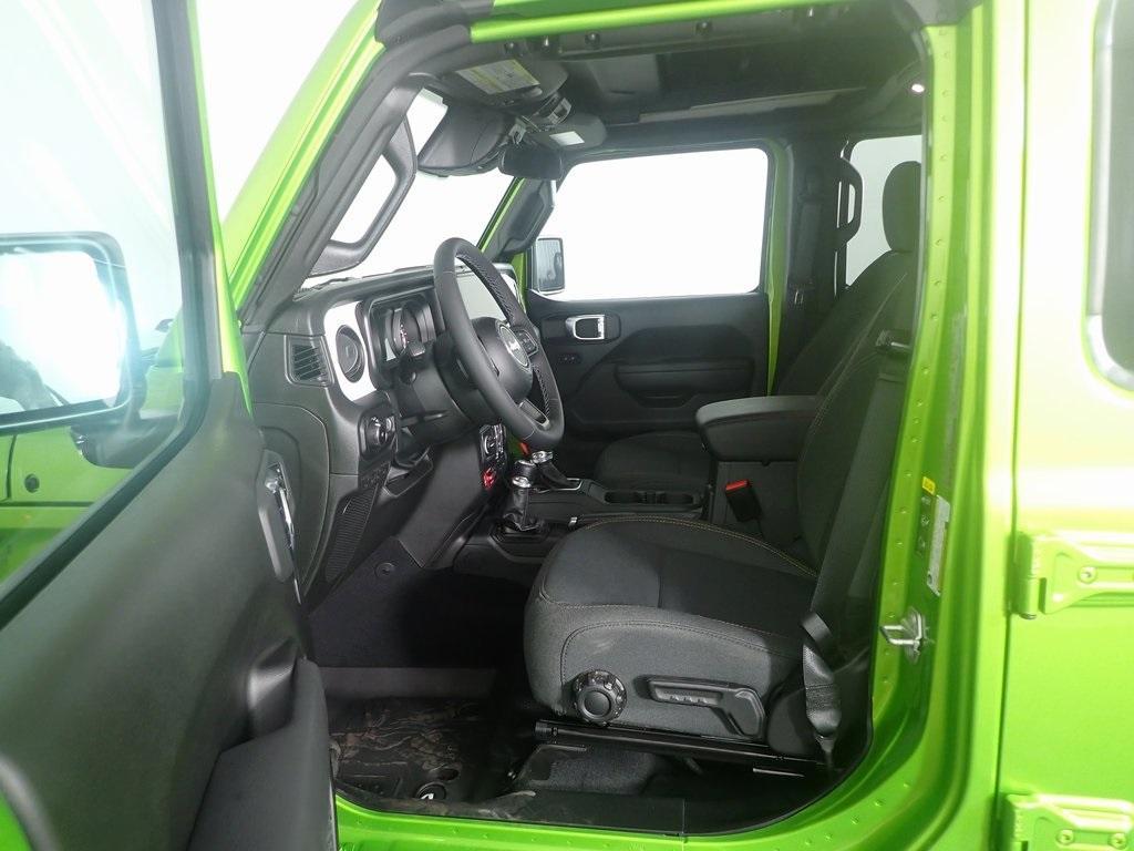 new 2025 Jeep Wrangler car, priced at $49,537