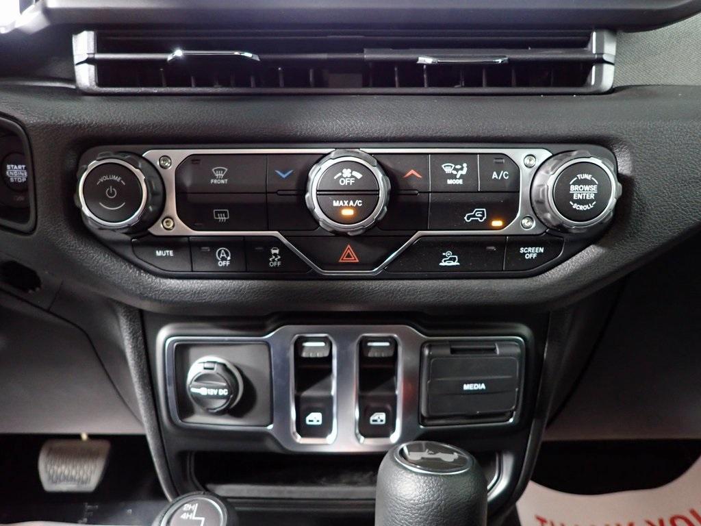 new 2025 Jeep Wrangler car, priced at $35,604